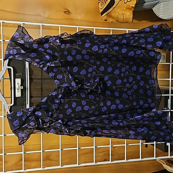Beautiful Diane Von Furstenberg silk, lined top - Picture 1 of 8